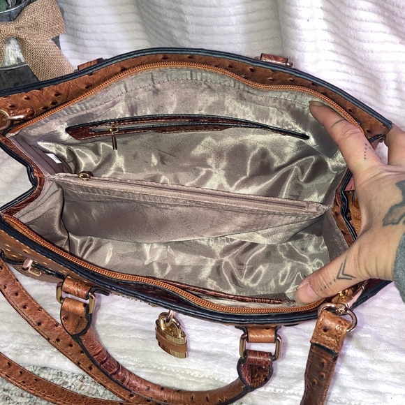 Dasein Elegant Brown croc and ostrich embossed hand bag - Picture 8 of 14